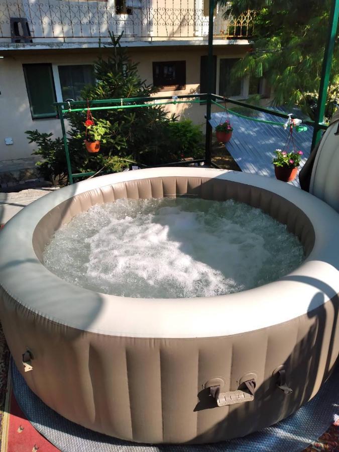 Hostel Bata Magyarkanizsa Kültér fotó