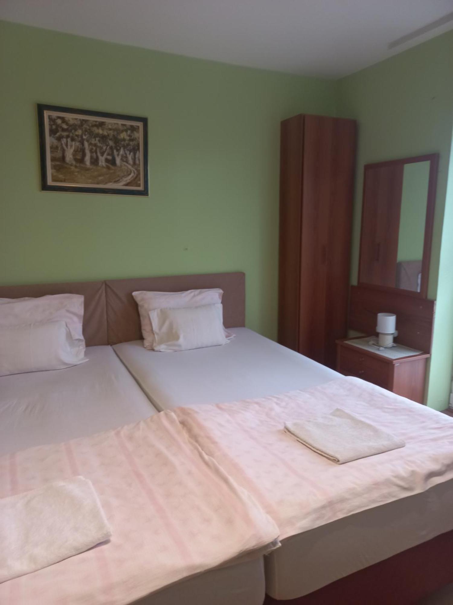 Hostel Bata Magyarkanizsa Kültér fotó