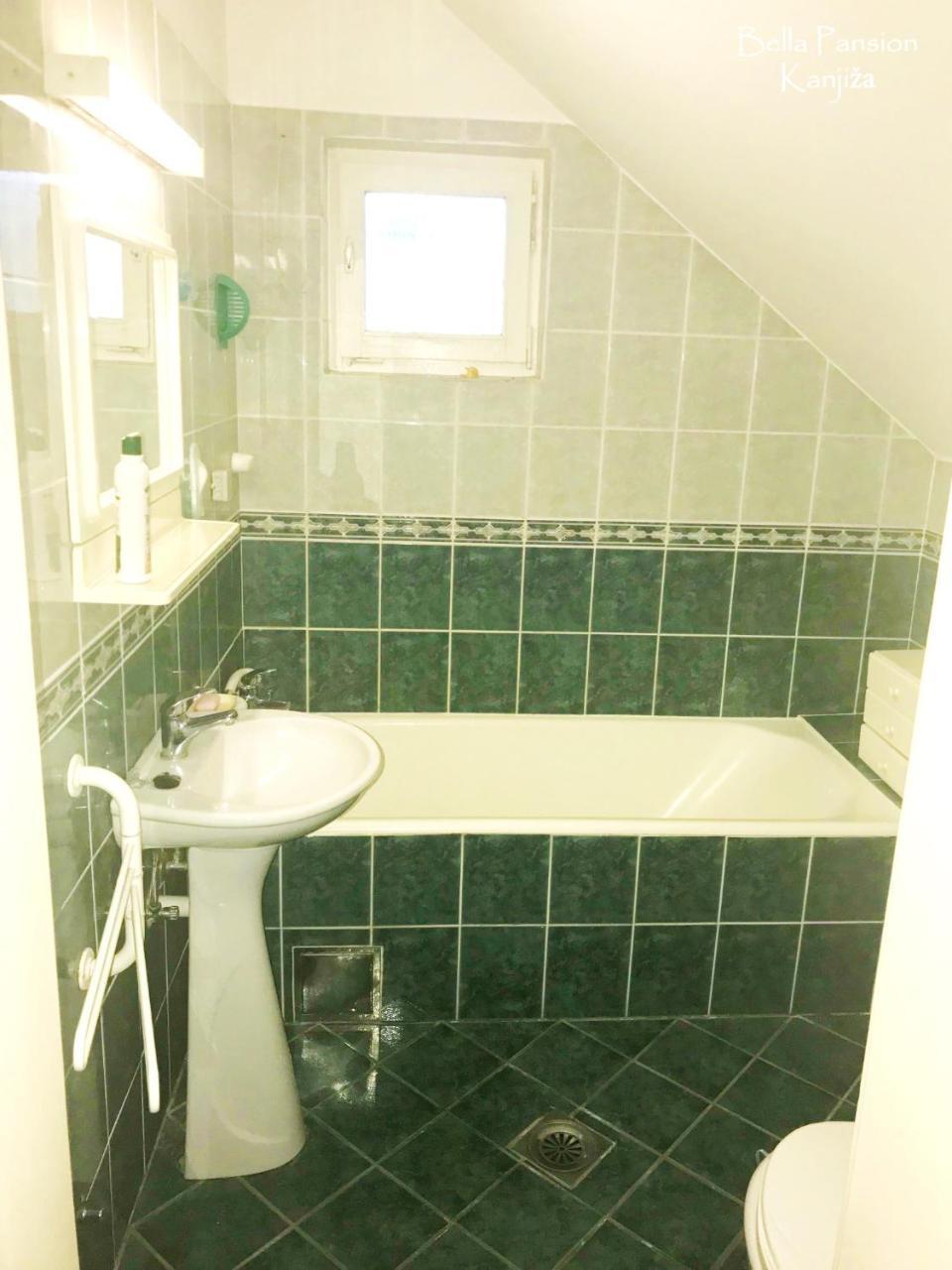 Hostel Bata Magyarkanizsa Kültér fotó